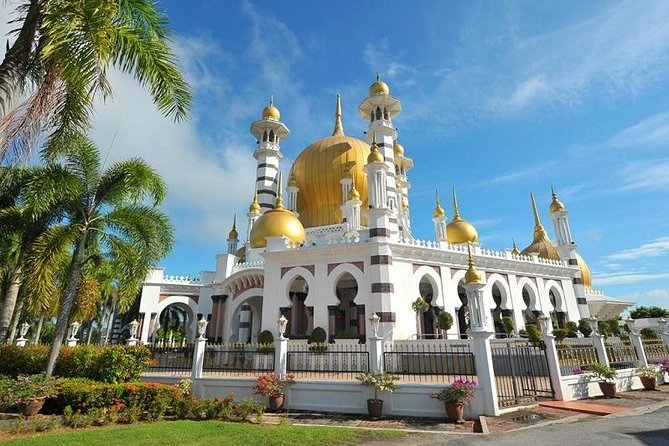 3-Night Cameron Highlands and Penang Tour from Kuala Lumpur - Georgetown by trishaw, then the Clan Jetties