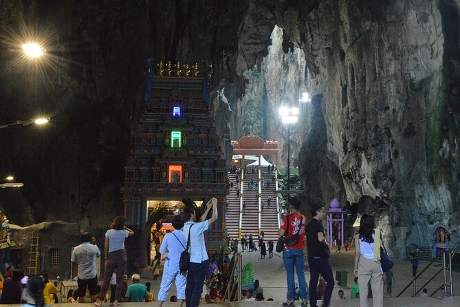 Batu Caves and Malaysian Crafts Tour from Kuala Lumpur - Batik printing: useful context, limited depth