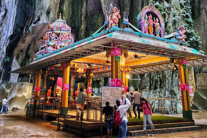 Batu Caves and Sari Experience with Batik Workshop - What to expect from the guide
