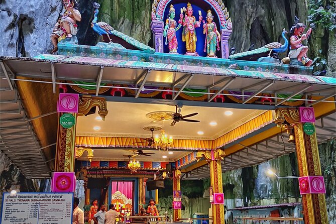 Batu Caves and Sari Experience with Batik Workshop - The practical value of a 4.5-hour tour