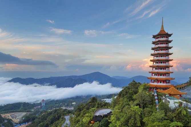 Batu Caves & Genting Highlands Highlights with Cultural Crafts - Batu Caves: a 30-minute introduction to Hindu Malaysia