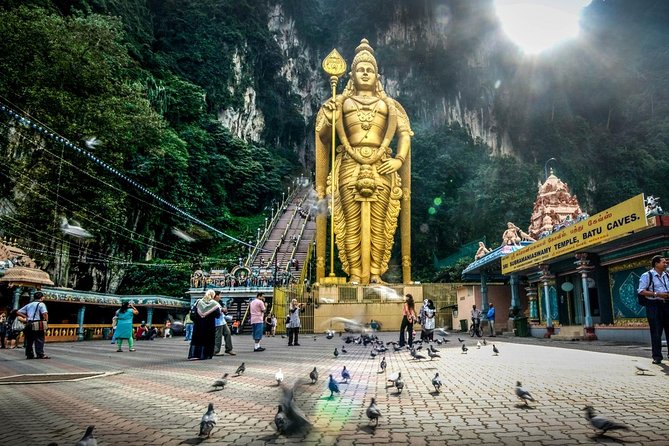 Batu Caves & Malaysian Handicraft Tour: Pewter & Batik Experience - Batu Caves and the climb to the Hindu shrine