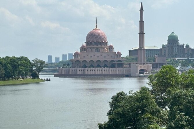 Batu Caves & Putrajaya City Tour - The batik center adds a cultural stop beyond architecture