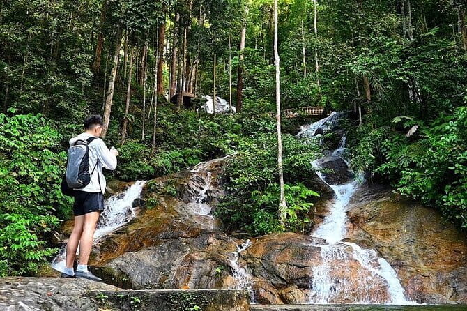 Batu Caves & Putrajaya Highlights: Landmarks & Botanical Garden - Putrajaya Lake frames the city