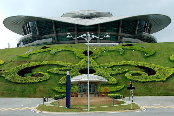 Batu Caves & Putrajaya Highlights: Landmarks & Botanical Garden - Batu Caves gives the morning a cultural jolt