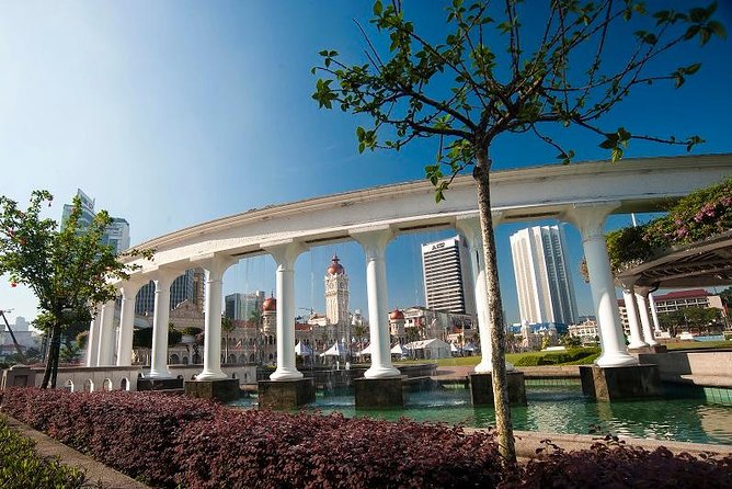 Best of Kuala Lumpur City Tour Including National Museum and National Monument - Craft and chocolate: useful browsing, but not essential sightseeing