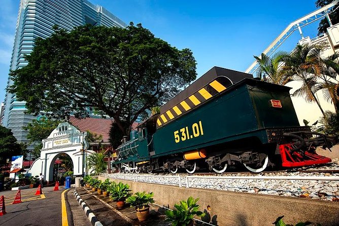 Best of Kuala Lumpur City Tour Including National Museum and National Monument - The National Mosque offers a brief look at modern Malaysia