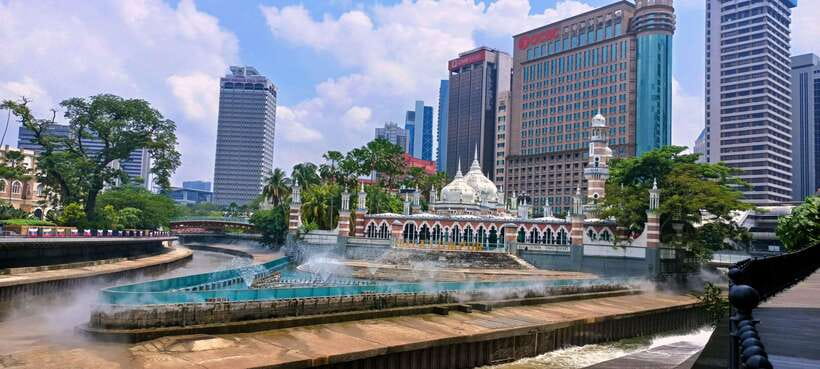 Best of Kuala Lumpur Tour with Twin Tower Entry - Royal Malaysia at Istana Negara