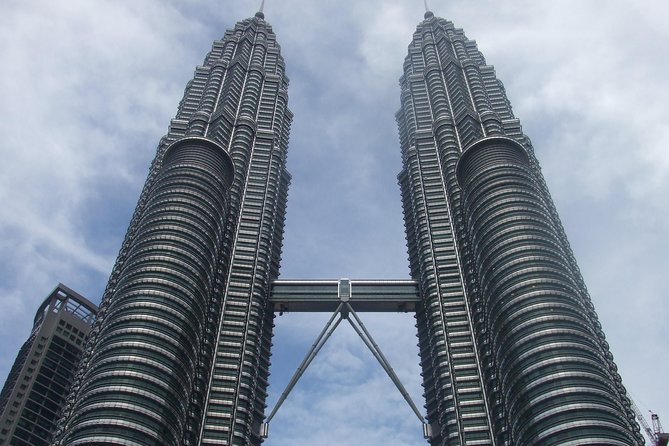 City and Batu Caves Tour - National Mosque: 20 minutes beneath the blue roof