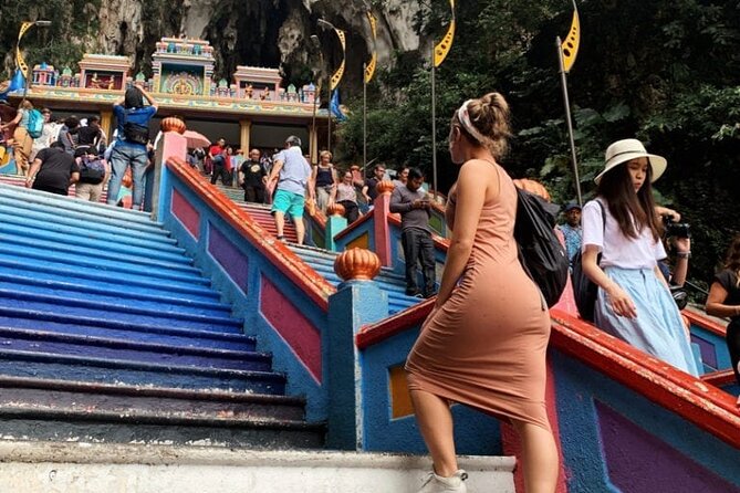 Countryside Tour Waterfall, Hot Springs & Batu Caves With Lunch - Malaysian batik at Batik Chong
