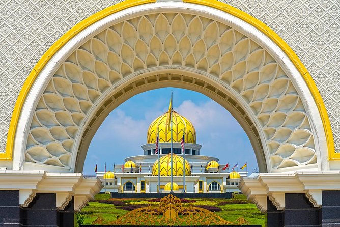 Day Trip frm Port Klang: Kuala Lumpur Famous Landmarks with Lunch - Petronas Twin Towers and KLCC Park