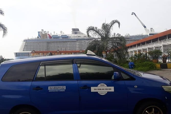 Day Trip from Port Klang Kuala Lumpur Famous Landmarks with Lunch - What the guide and group format are like