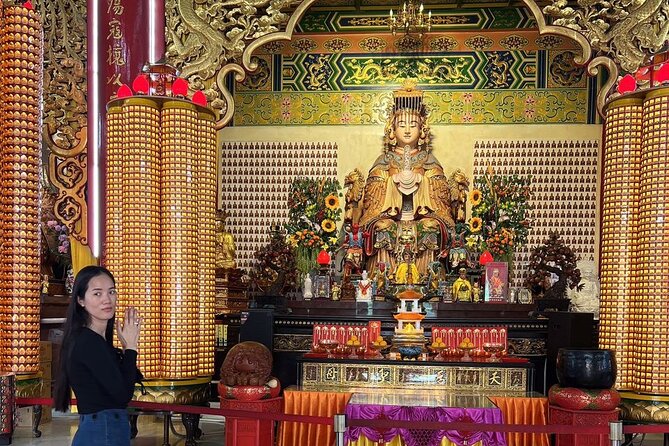 Exclusive Half Day Batu Caves and Private City Tour Kuala Lumpur - Central Market for souvenirs and handicrafts