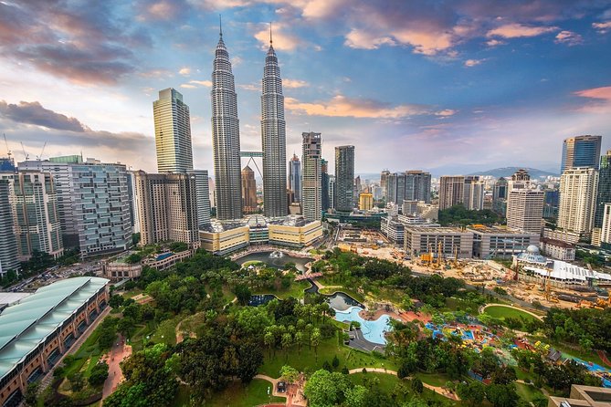 Explore Kuala Lumpur: Iconic City Landmarks & Batu Caves - The National Mosque and Malaysian Islamic design