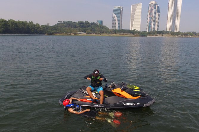 Flyboard Experience - SINGLE (30mins flight) - From Marina Putrajaya to your first lift