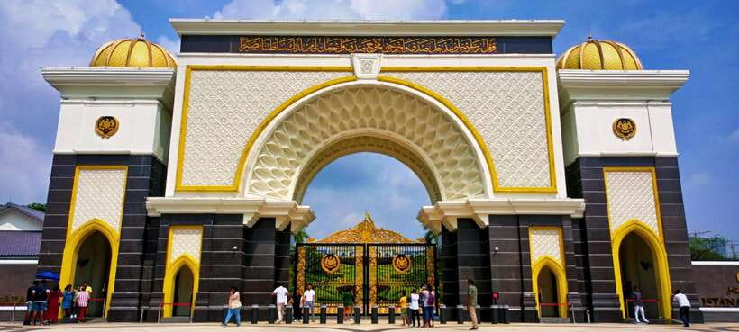 From KLIA or Port Klang: Kuala Lumpur Transit Tour - The National Mosque’s umbrella-shaped roof