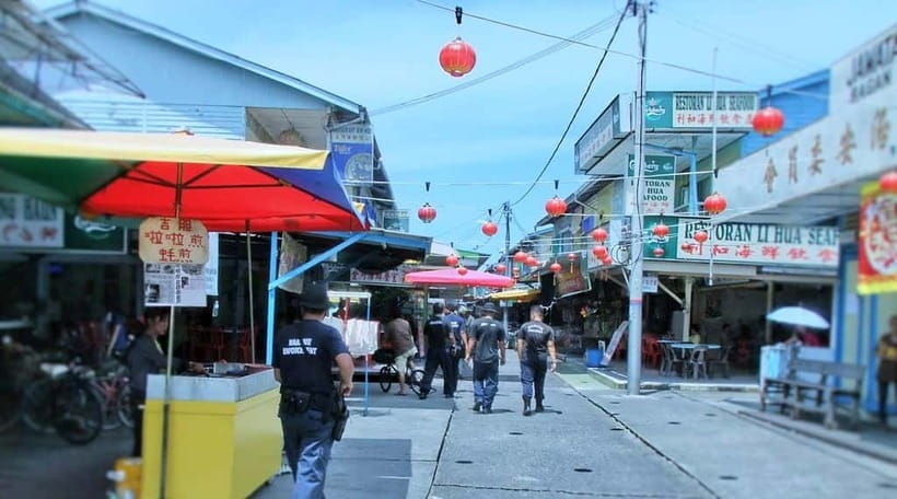 From Kuala Lumpur: Crab Island Tour with Seafood Lunch - The 9 am pickup and drive to Port Klang