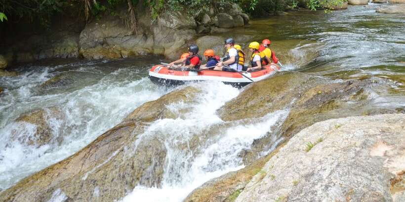 From Kuala Lumpur: Kampar River White Water Rafting - Practical packing and timing advice