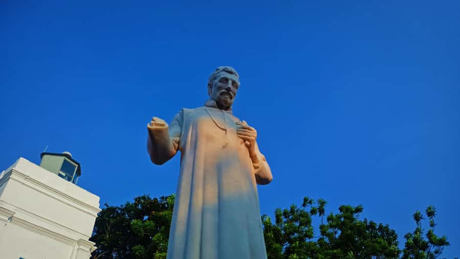 From Kuala Lumpur: Private Full Day Tour to Malacca - Dutch Square delivers Malacca’s famous red buildings