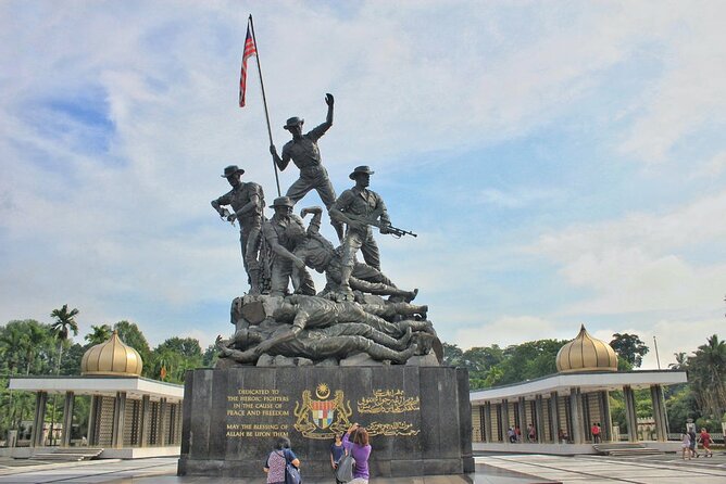 From Port Klang Petronas Twin Tower Batu Caves & KL City Tour - Chinatown and Central Market
