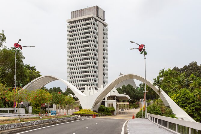 Full Day Kuala Lumpur City Tour with Petronas Twin Tower Tickets - Merdeka Square and Kuala Lumpur’s colonial core