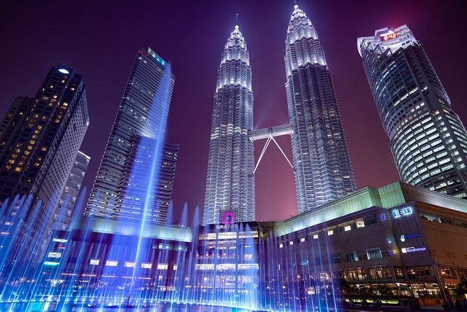 Glittering Night at Lake Symphony, River of Life & Saloma Bridge - What this Kuala Lumpur night tour is really designed to do