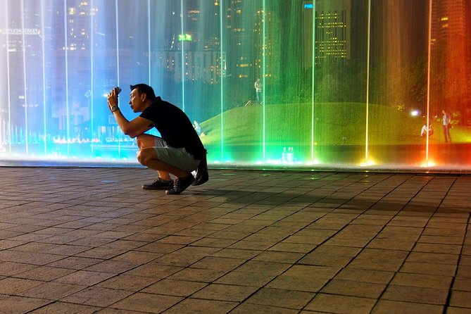Glittering Night at Lake Symphony, River of Life & Saloma Bridge - Saloma Link Bridge: the strongest closing stop