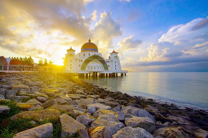 Historical Malacca Day Tour with Lunch from Kuala Lumpur - Jonker Street and the Peranakan heart of town
