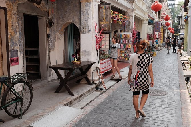 Ipoh Private Day Trip from Kuala Lumpur with Lunch - Perak Cave Temple and painted stone walls
