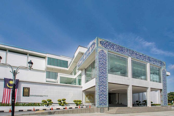 Islamic Arts Museum Admission with Kuala Lumpur Famous Landmarks - Why the Islamic Arts Museum deserves the longest stop
