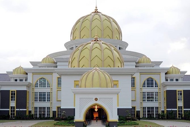 Kuala Lumpur (17 Attractions) Sightseeing Tour from Port Klang - Petronas Twin Towers and KL Tower