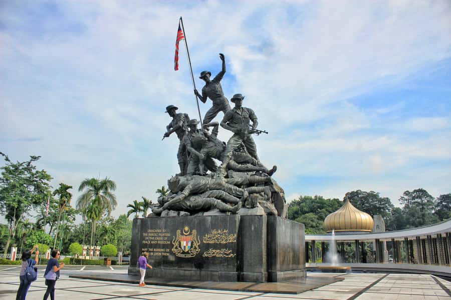 Kuala Lumpur: 4-Hour Tour & KL Towers Visit [Private] - Petronas Twin Towers, with an important ticket warning