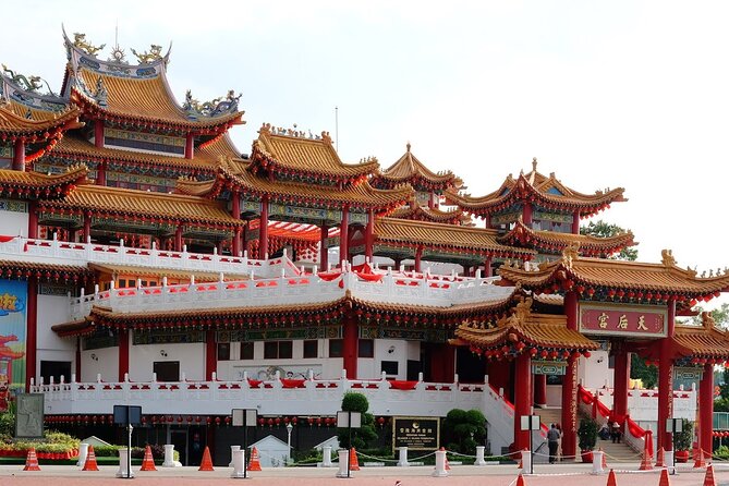 Kuala Lumpur City & Batu Caves Temple Private Tour - National Mosque and the city’s Muslim identity