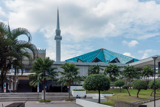 Kuala Lumpur City & Batu Caves Temple Private Tour - Petaling Street: food, bargaining, and imitation goods