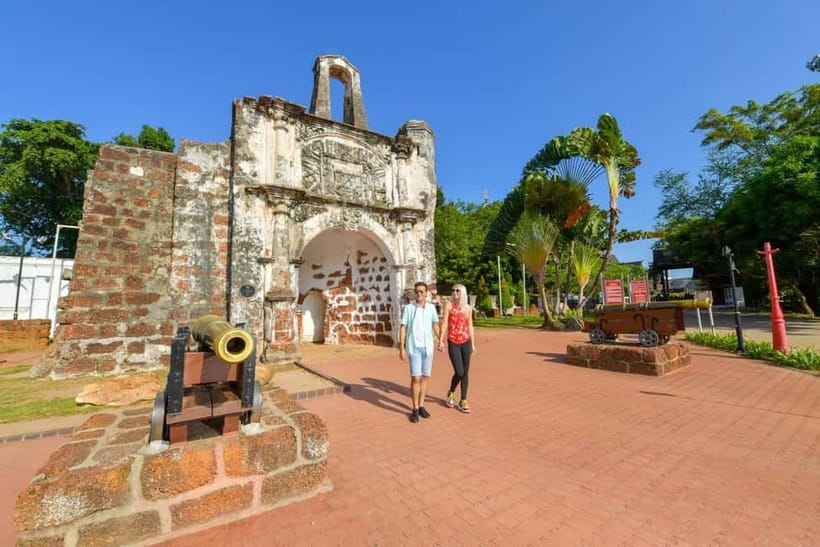 Kuala Lumpur: City Highlights, Batu Caves, and Malacca Tour - Jonker Street and local flavor
