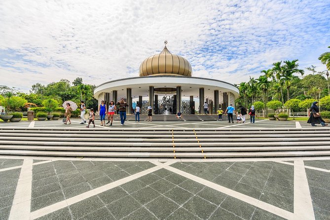 Kuala Lumpur City Highlights Group Tour - Istana Negara and the royal beginning