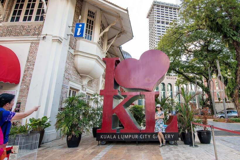 Kuala Lumpur: City Tour & Batu Caves Combo - National Mosque and Moorish railway architecture