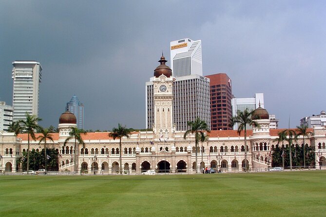 Kuala Lumpur City Tour Full Day 8 hours - River of Life, Jamek Mosque, and the National Mosque