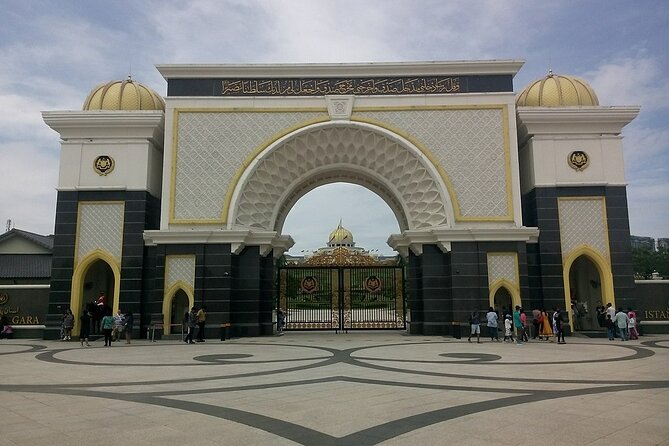 Kuala Lumpur City Tour Full Day 8 hours - Thean Hou Temple, Masjid Negara, chocolate, and Brickfields