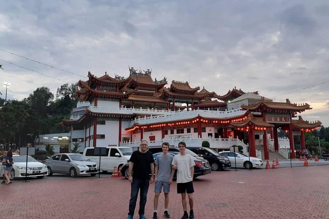 Kuala Lumpur City Tour - Half Day - Seeing thean Hou Temple’s blend of traditions