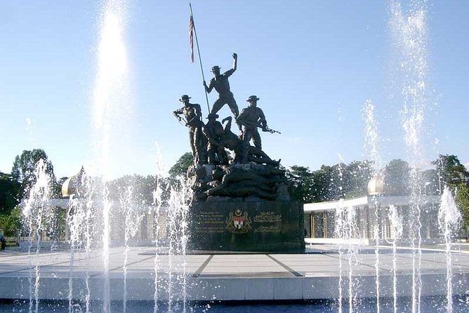 Kuala Lumpur City Tour - Half Day - Remembering independence at the National Monument