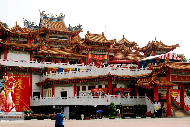 Kuala Lumpur Customizable Private Tour Including Driver - Petronas Twin Towers and your choice of free time