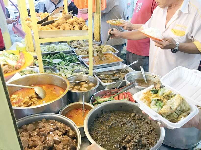 Kuala Lumpur: Evening Food Tour by Bike - The best booking tip: Saturday or Tuesday