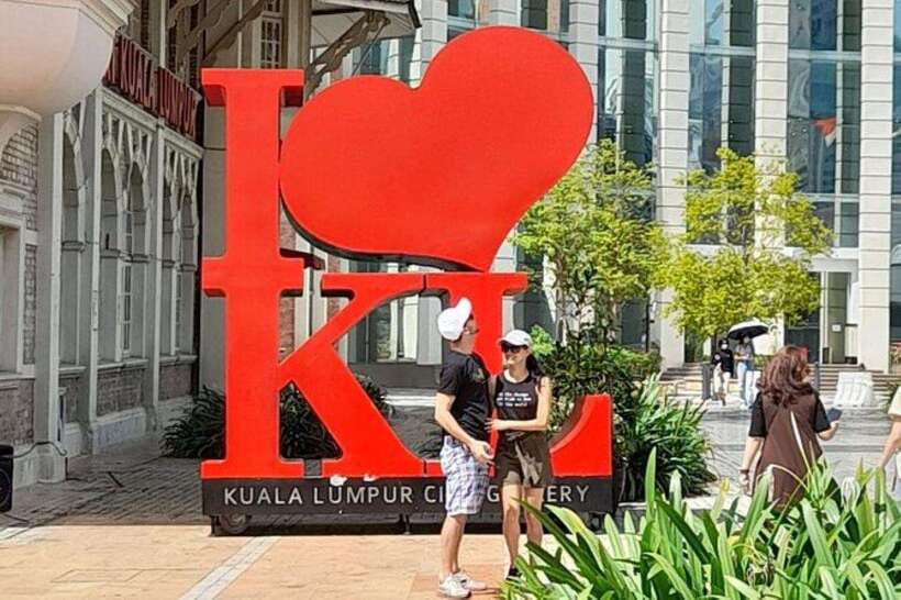 Kuala Lumpur: Full-Day Private City Highlights Tour - River of Life and the National Mosque