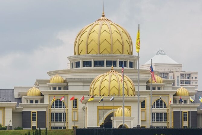 Kuala Lumpur Full Day Private Tour with 24 spots Of Wonders - Central Market, Chinese traditions, and Petaling Street