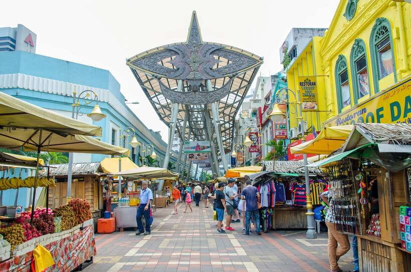 Kuala Lumpur Full-Day Sightseeing Tour with Batu Caves - Thean Hou Temple’s Chinese details