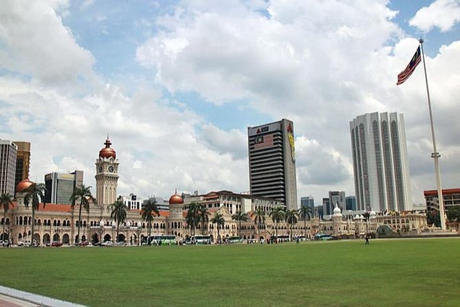 Kuala Lumpur Half-day City Tour - National Mosque and the National Monument