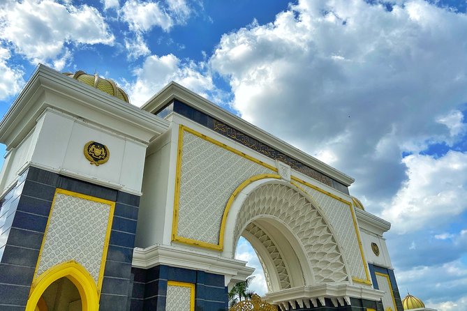 Kuala Lumpur Half Day City Tour (Private Tour) - National Mosque: dress with care
