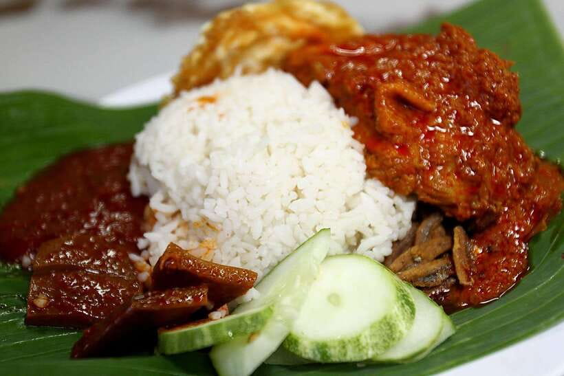 Kuala Lumpur: Half Day Local Food Walking Tour - Masjid Jamek and Kuala Lumpur’s old center