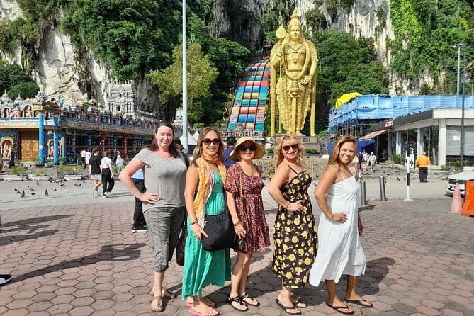 Kuala Lumpur International Airport Layover Tour - Petronas Twin Towers and KL Tower: Kuala Lumpur in two views